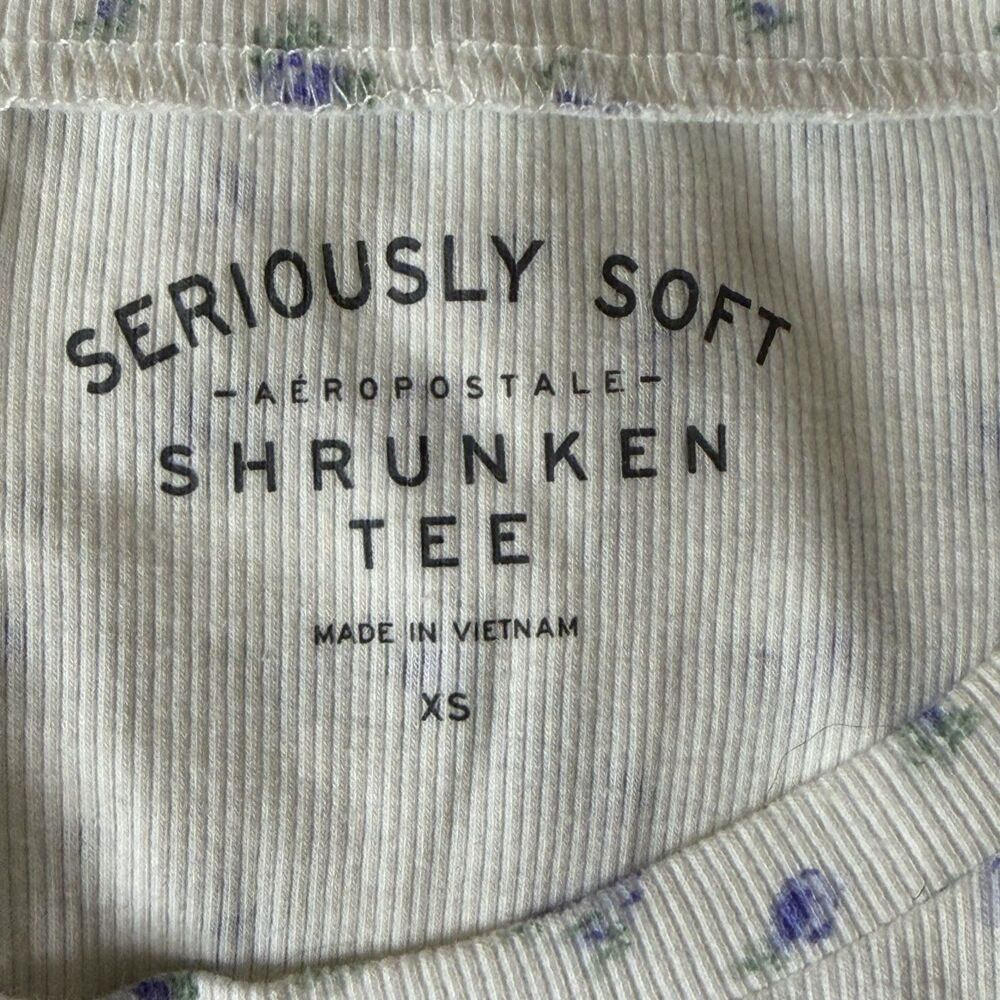 Aeropostale Seriously Soft Shrunken Tee T Shirt Top Blouse Crop Ditsy Floral XS - Picture 5 of 6